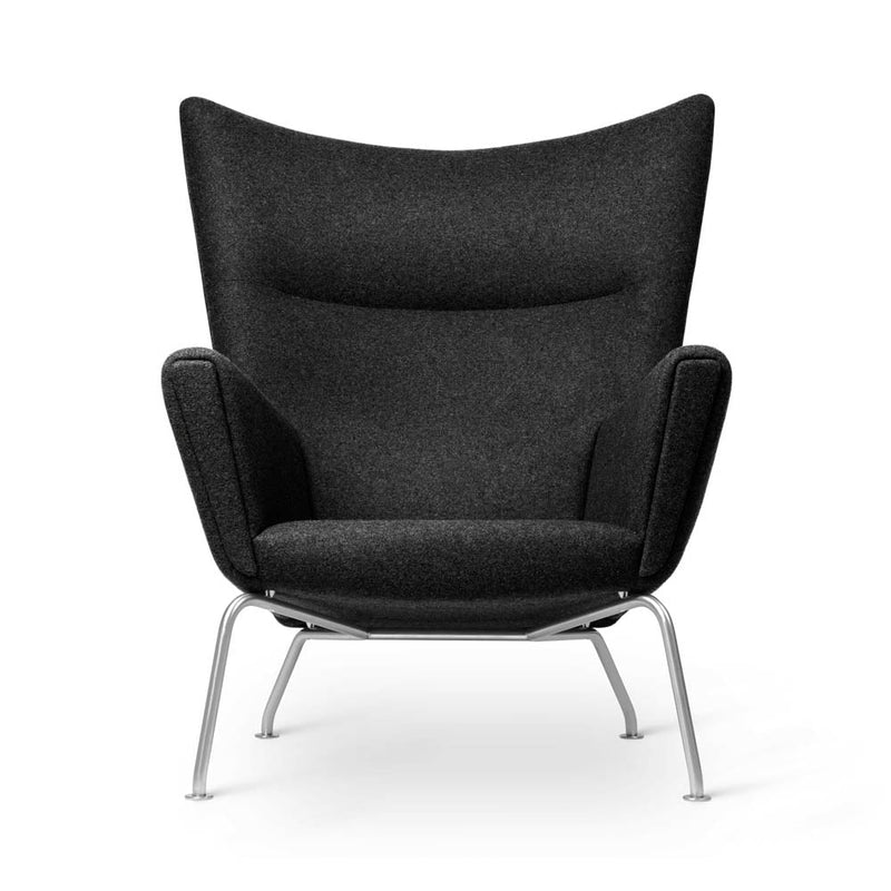 CH445 Wing Chair by Carl Hansen & Son - Additional Image - 9