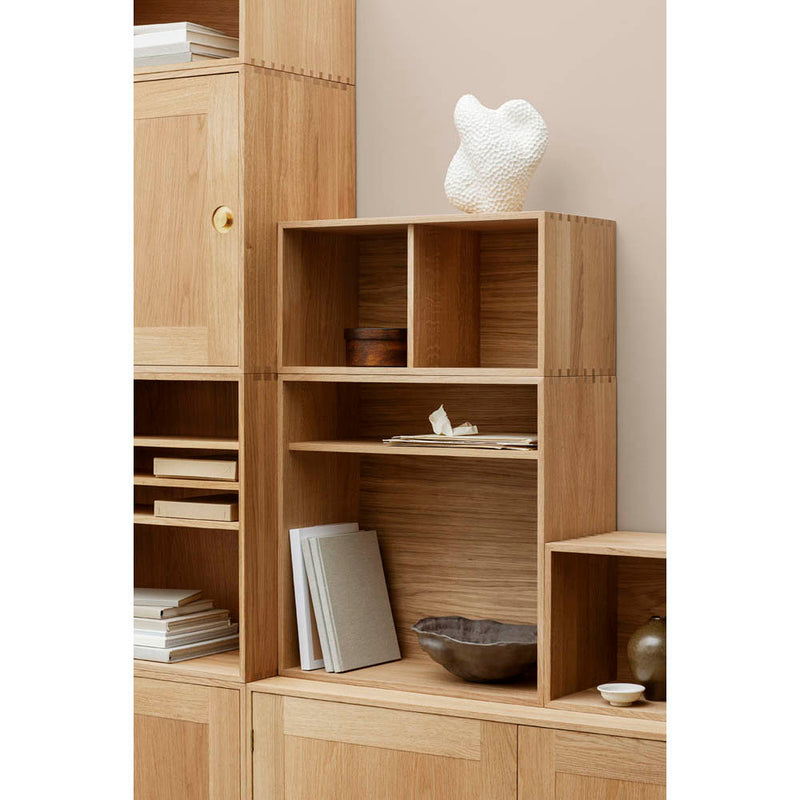 FK63 Deep Bookcase, Upright by Carl Hansen & Son - Additional Image - 2
