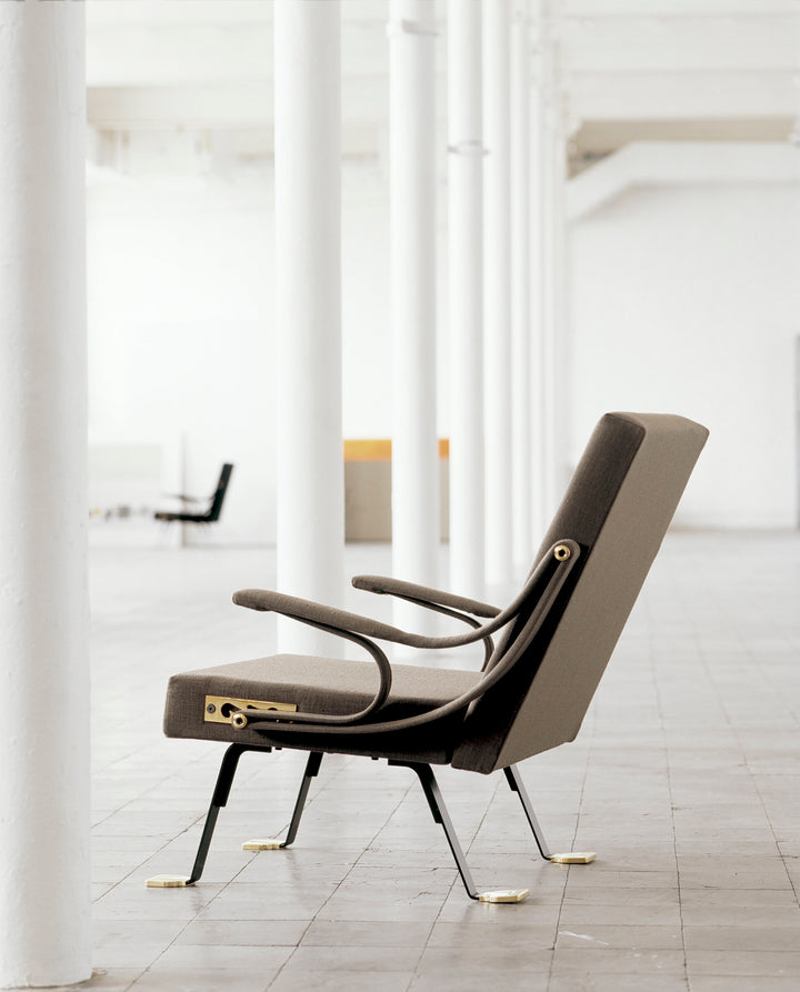 Digamma Ottoman by Santa & Cole