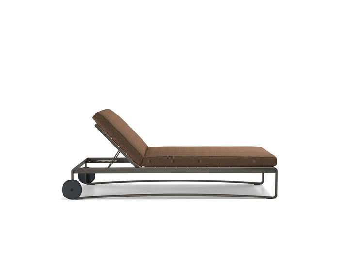 Guell Outdoor Sunbed by Molteni & C
