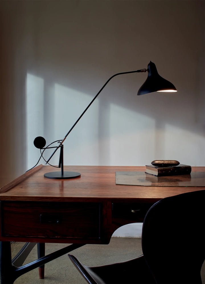 Mantis BS3 Table Lamp by DCW