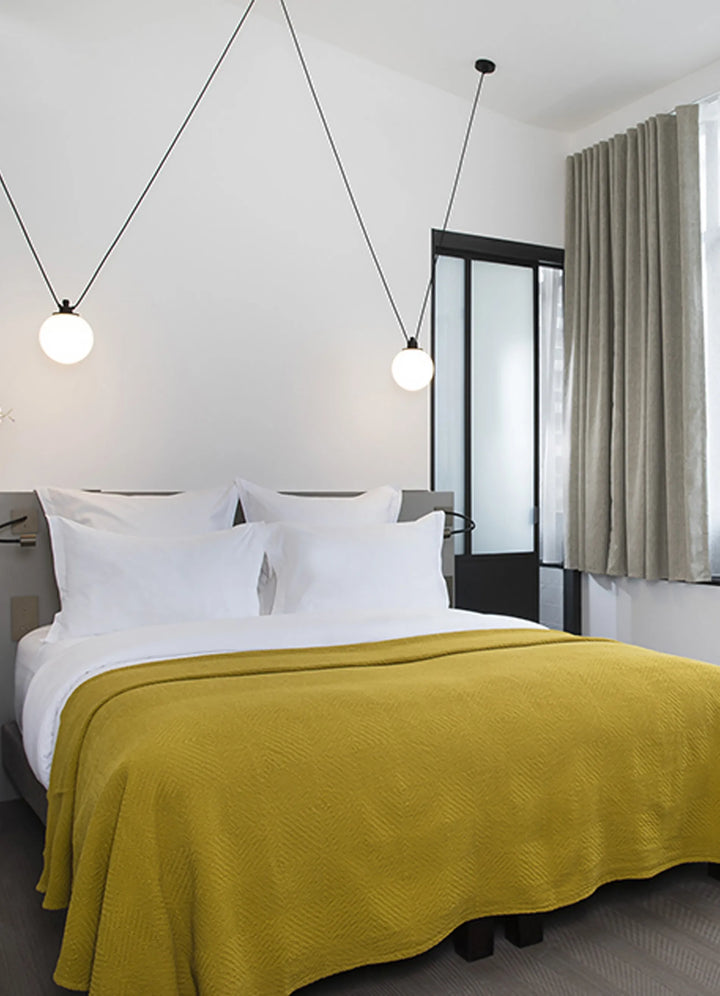 Acrobate de Gras N°324 Pendant Lamp by DCW