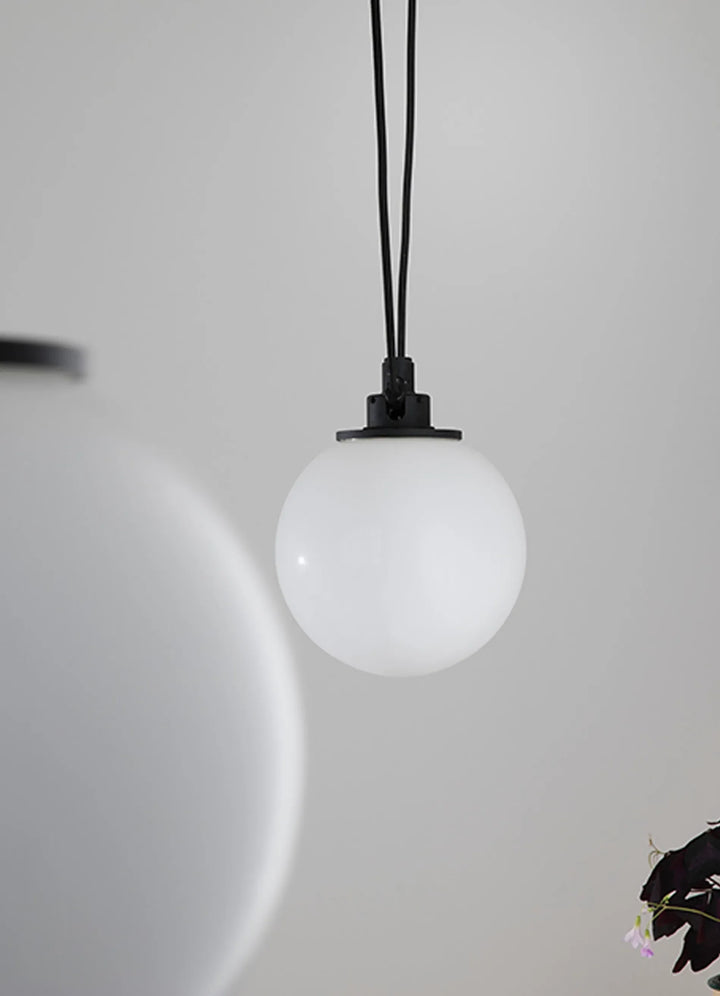 Acrobate de Gras N°323 Pendant Lamp by DCW