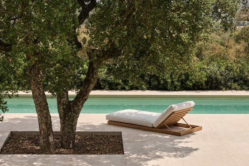 Pure Lounger Daybed Teak by Tribu