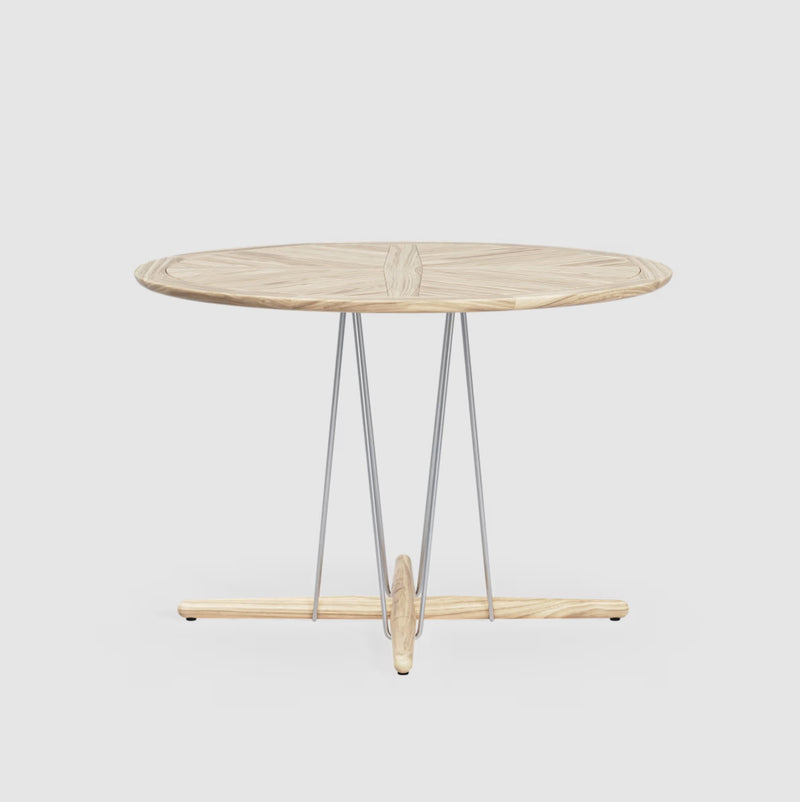 Embrace Outdoor Dining Table by Carl Hansen & Son