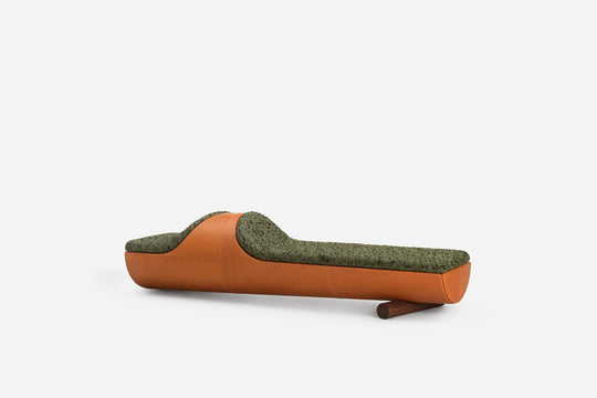 Toro Daybed by De La Espada