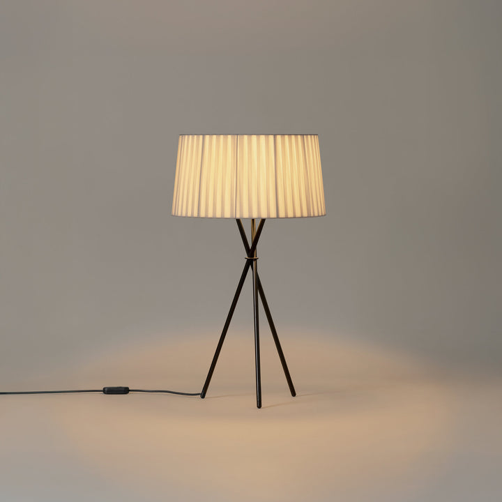 Trípode G6 Table Lamp by Santa & Cole
