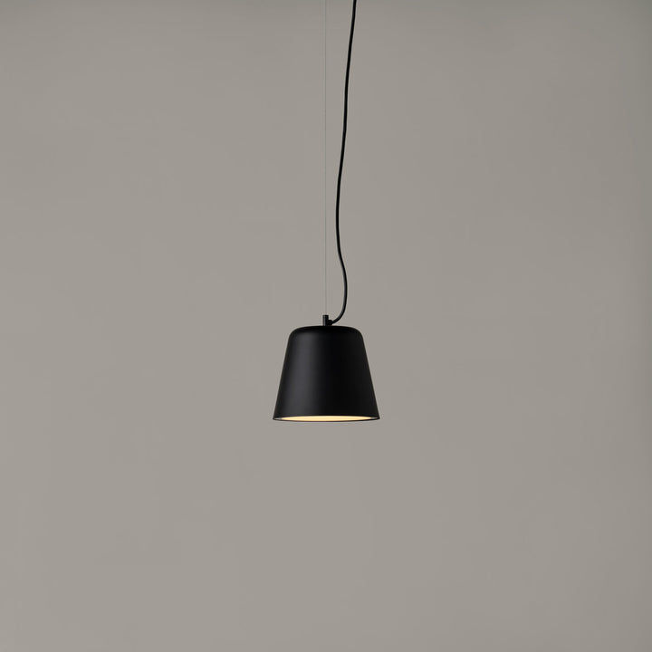 Vaso Pendant Lamp by Santa & Cole