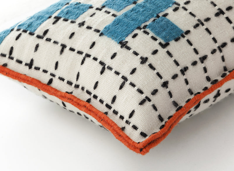 Bandas Cushion by GAN