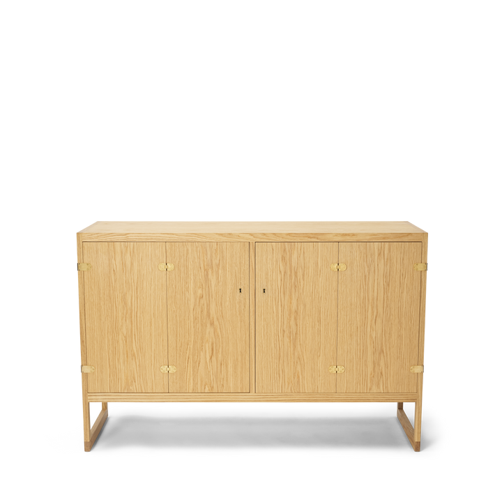BM0057 Sideboard by Carl Hansen & Son