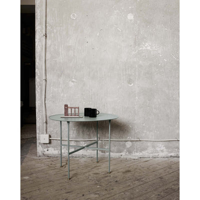 Brut Side Table by Fritz Hansen - Additional Image - 4