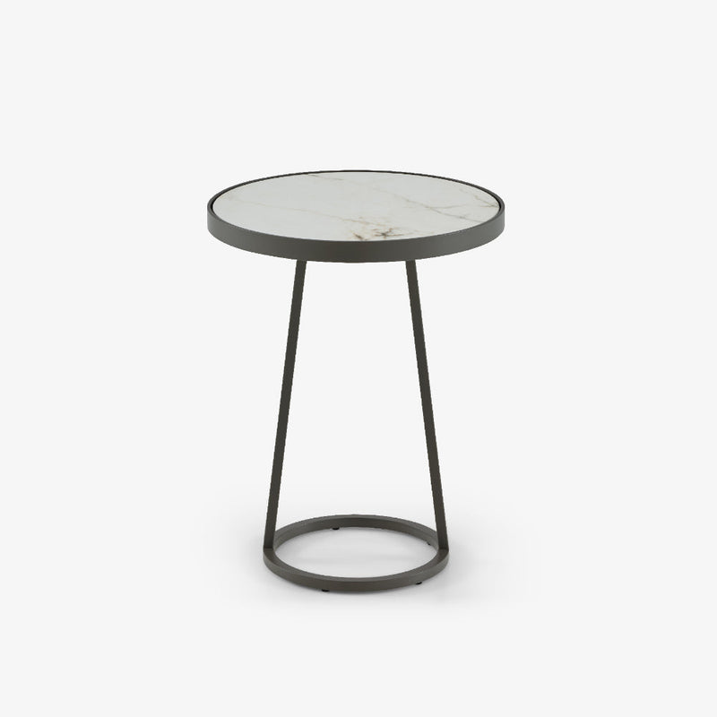 Circles Pedestal Table by Ligne Roset