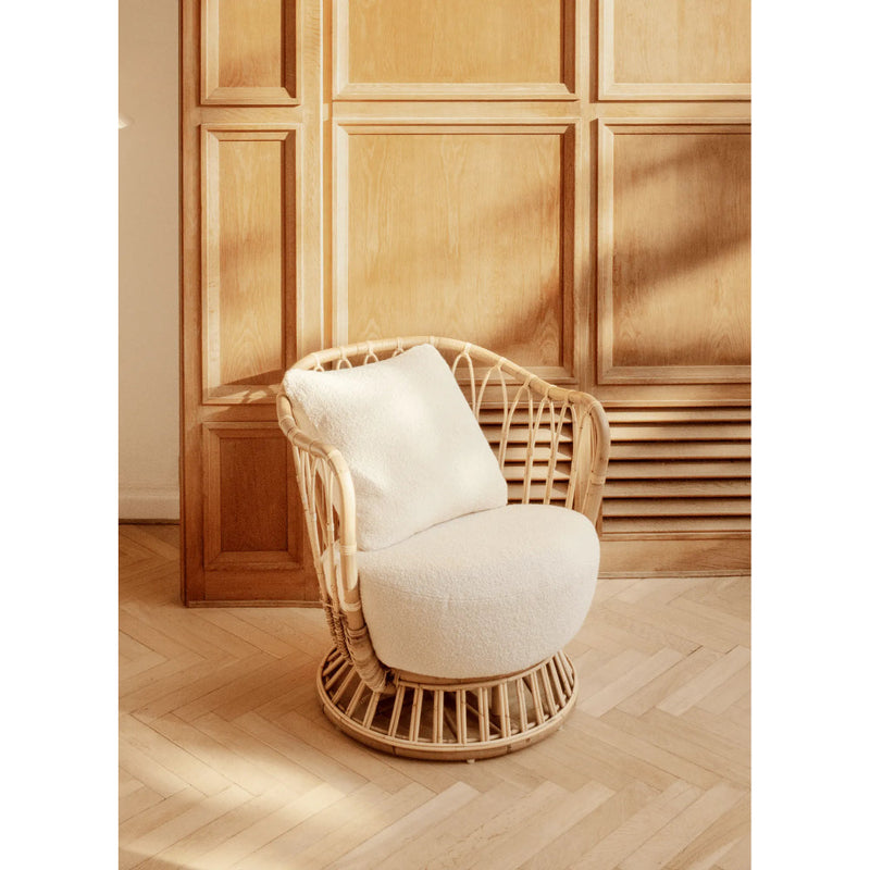 Grace Lounge Chair by Gubi - Additional Image - 2