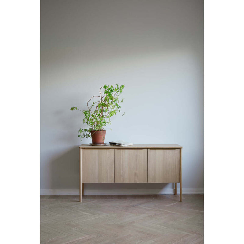 Jut Cabinet Oak by Fritz Hansen - Additional Image - 2
