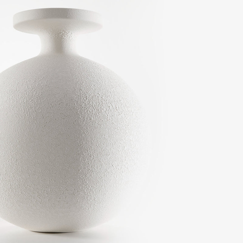 Lundi 22/02 Vase Large White by Ligne Roset - Additional Image - 3