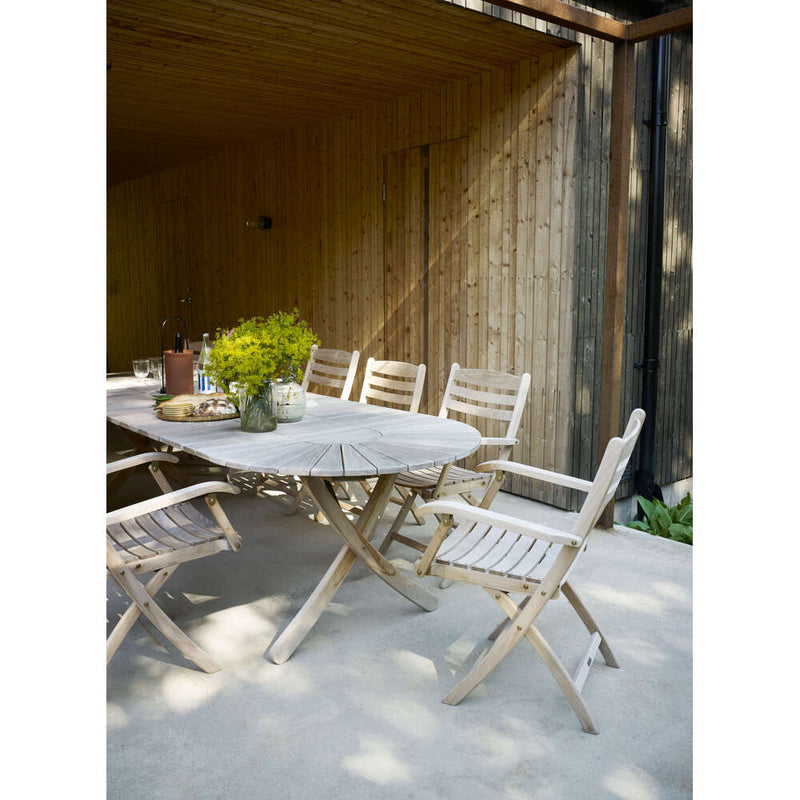 Selandia Outdoor Dining Table seltable by Fritz Hansen - Additional Image - 2