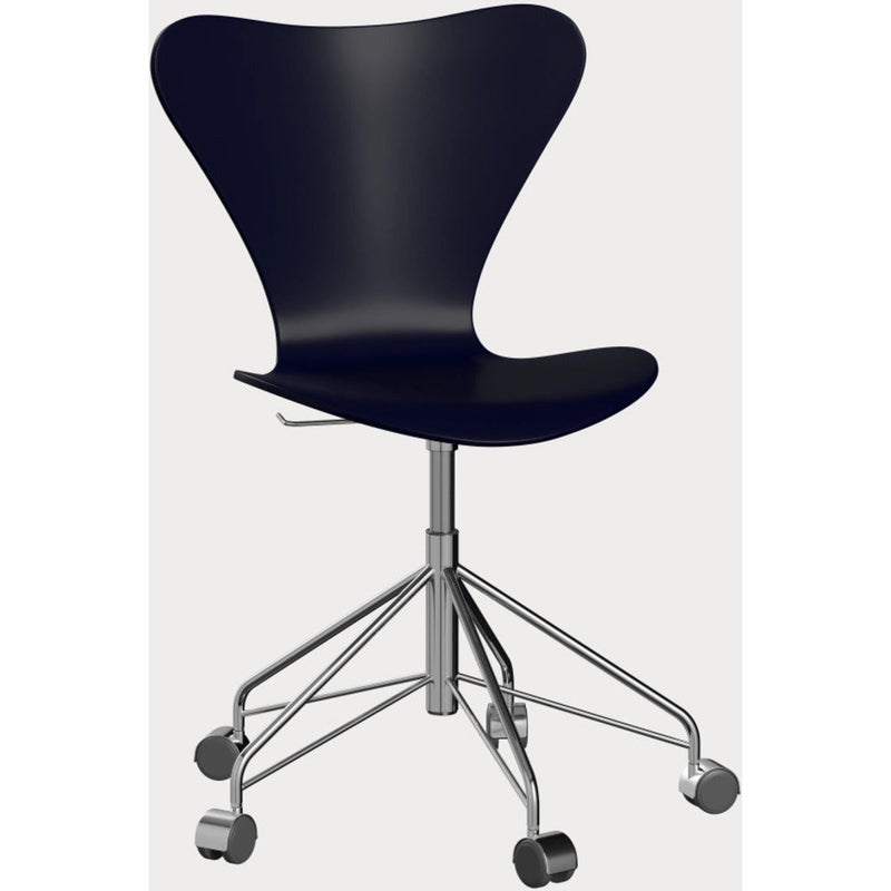 Series 7 Desk Chair 3117 by Fritz Hansen - Additional Image - 10