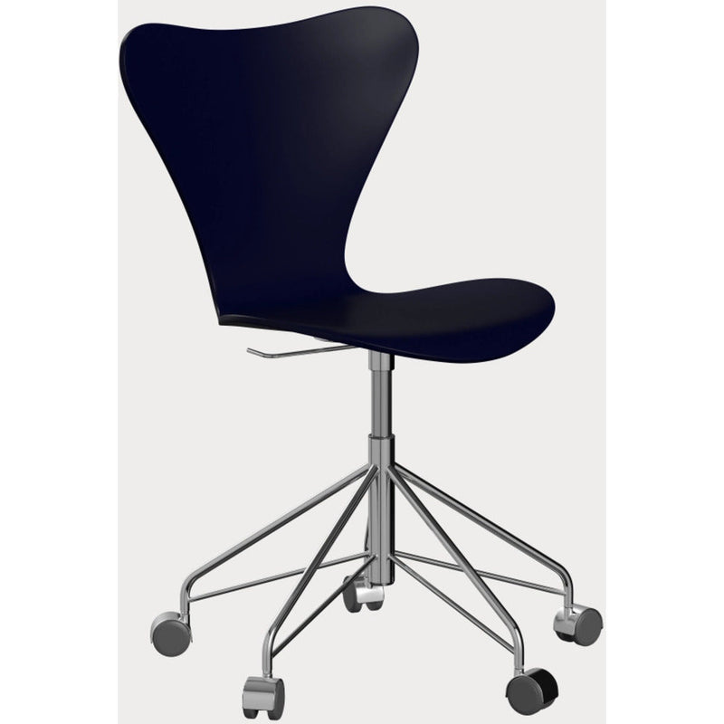 Series 7 Desk Chair 3117 by Fritz Hansen - Additional Image - 18