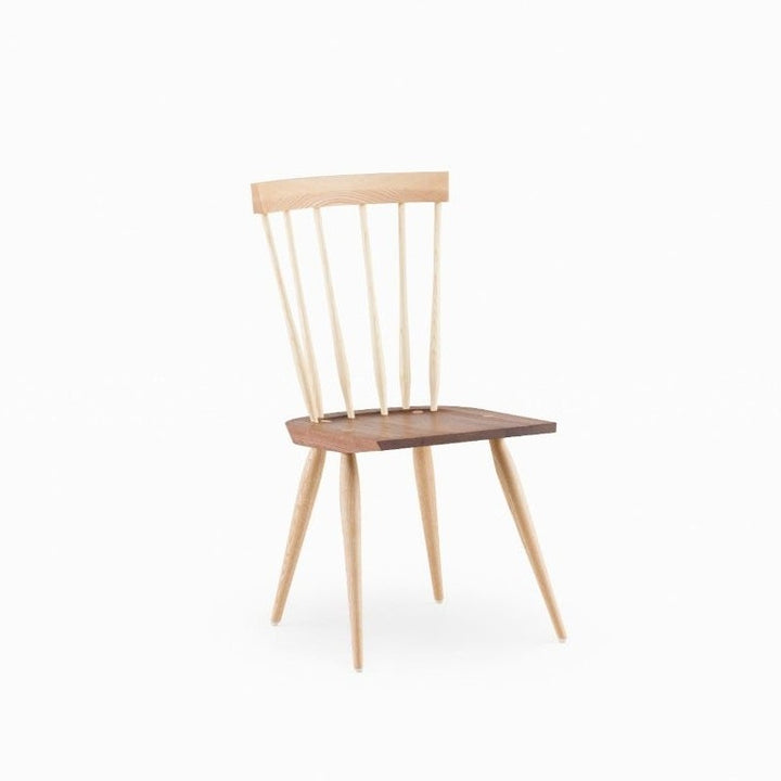 Hastoe Windsor Chair by Matthew Hilton by De La Espada