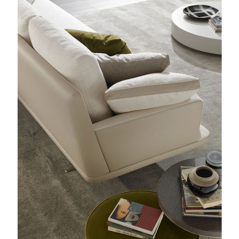 Airliner Sofa by Casa Desus - Additional Image - 5