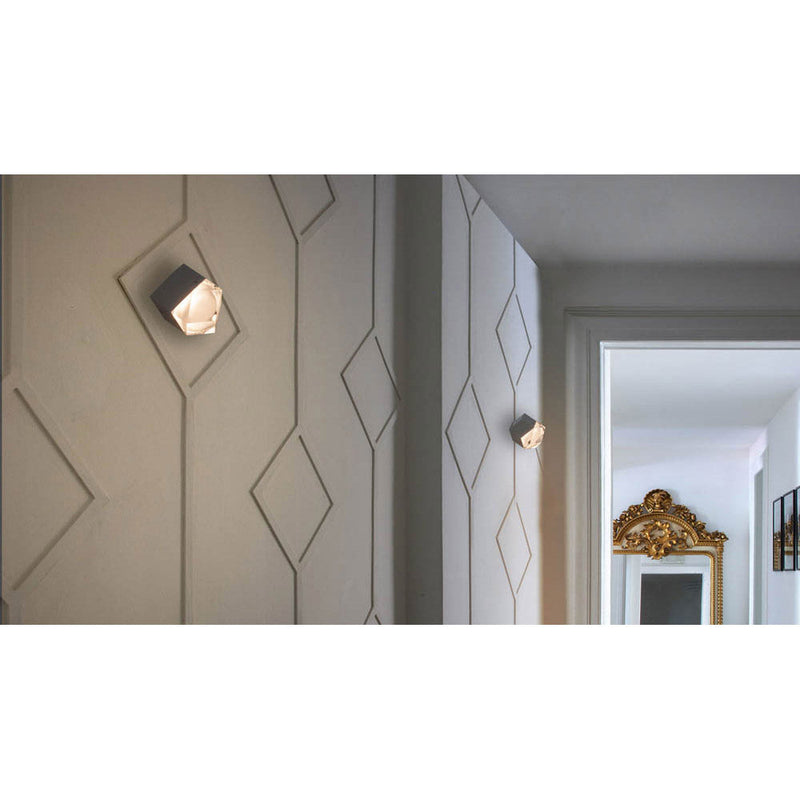 Astro Wall Lamp by Oluce Additional Image - 1