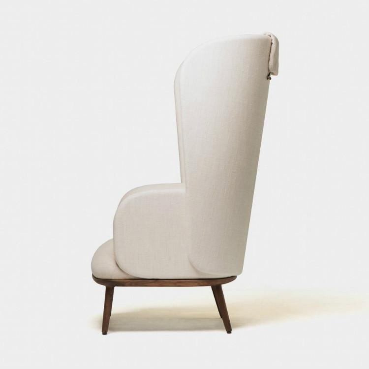 Blanche Lounge Chair by De La Espada