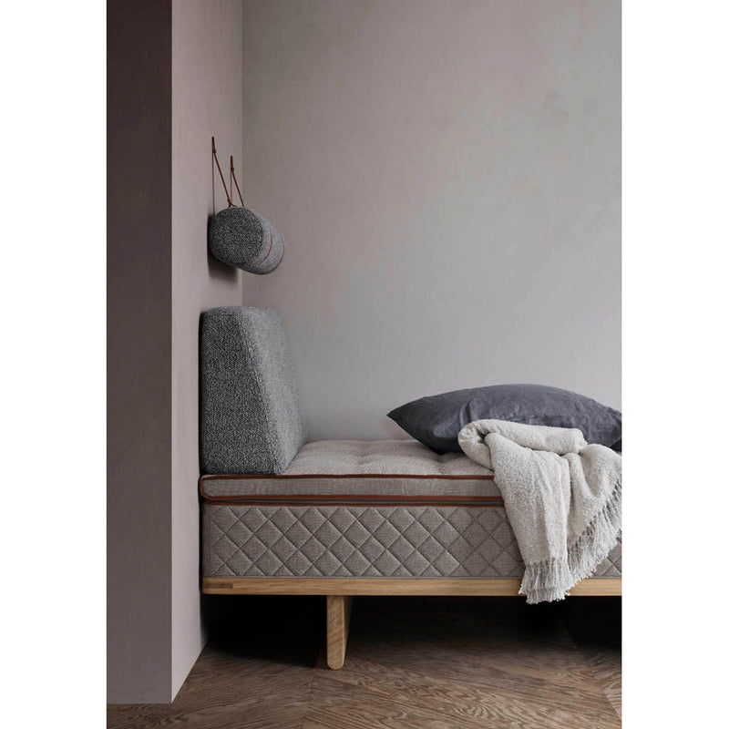 BM0555 Bed End to wall by Carl Hansen & Son - Additional Image - 7