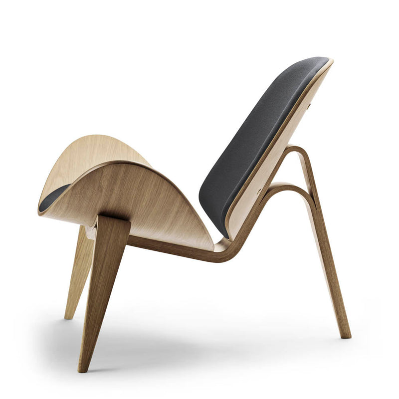 CH07 Shell Chair by Carl Hansen & Son - Additional Image - 15