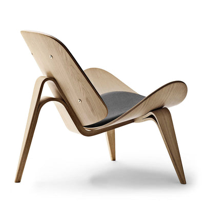 CH07 Shell Chair by Carl Hansen & Son - Additional Image - 22