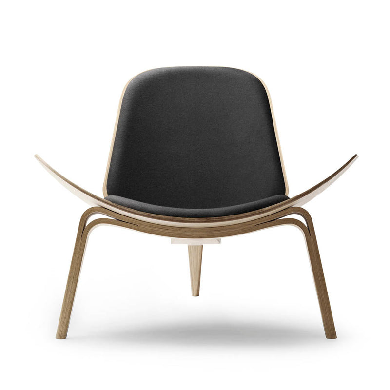 CH07 Shell Chair by Carl Hansen & Son - Additional Image - 5