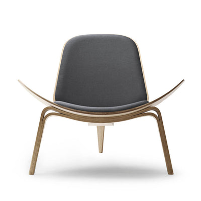 CH07 Shell Chair by Carl Hansen & Son - Additional Image - 6