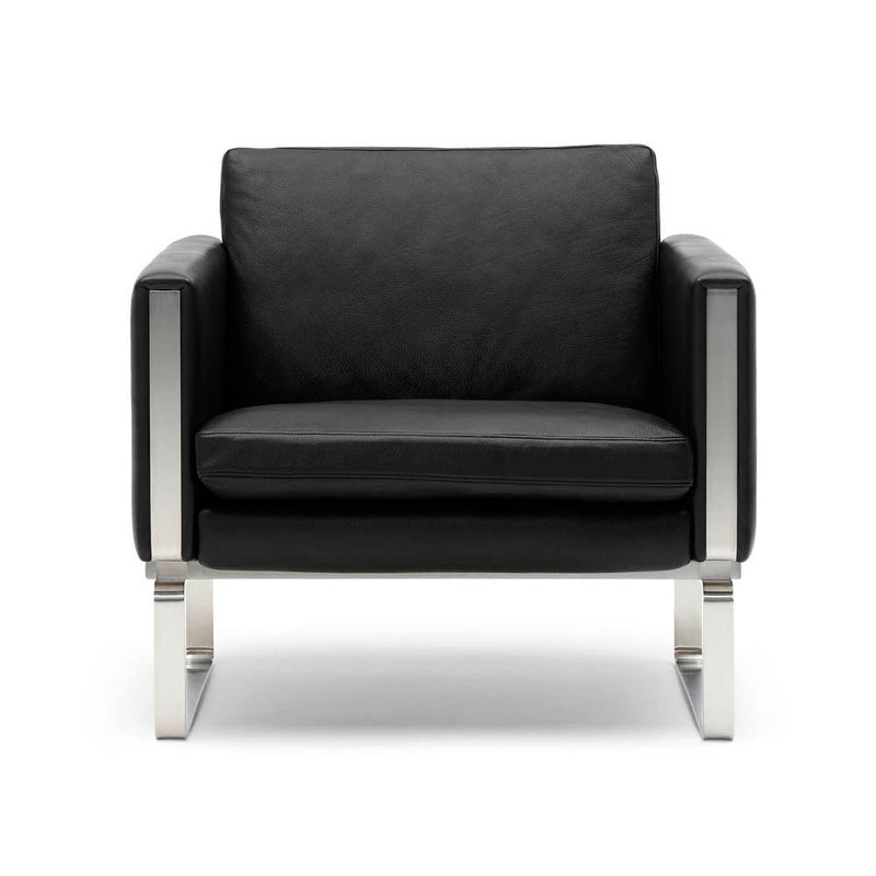CH101 Lounge Chair by Carl Hansen & Son - Additional Image - 1