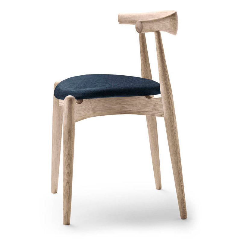 CH20 Elbow Chair by Carl Hansen & Son - Additional Image - 10