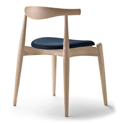 CH20 Elbow Chair by Carl Hansen & Son - Additional Image - 16