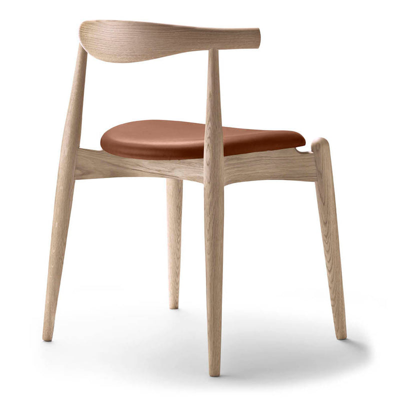 CH20 Elbow Chair by Carl Hansen & Son - Additional Image - 17