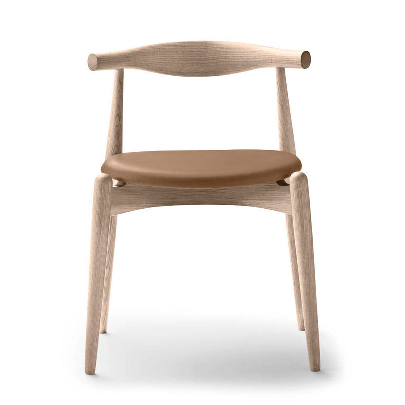 CH20 Elbow Chair by Carl Hansen & Son - Additional Image - 4
