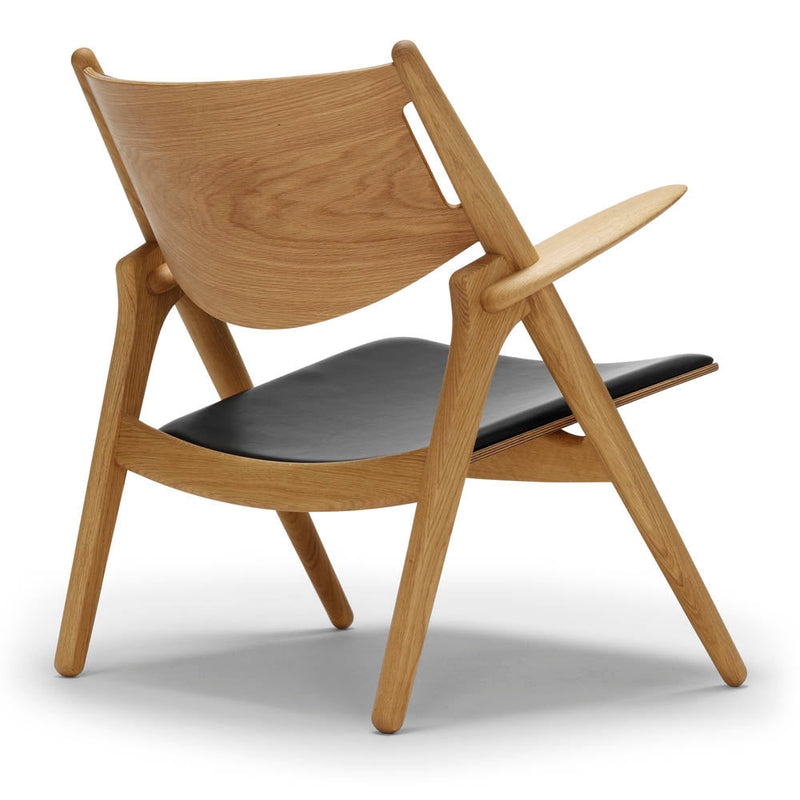 CH28P Lounge Chair by Carl Hansen & Son - Additional Image - 4