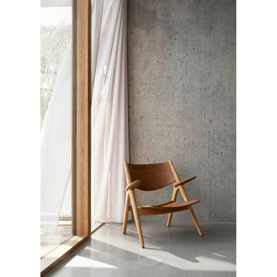 CH28P Lounge Chair by Carl Hansen & Son - Additional Image - 9