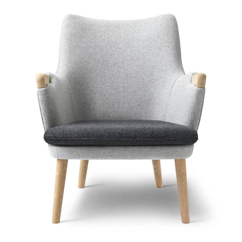 CH71 Lounge Chair by Carl Hansen & Son - Additional Image - 1