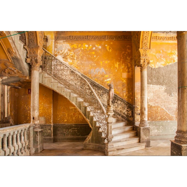classic staircase Photography by Santa & Cole