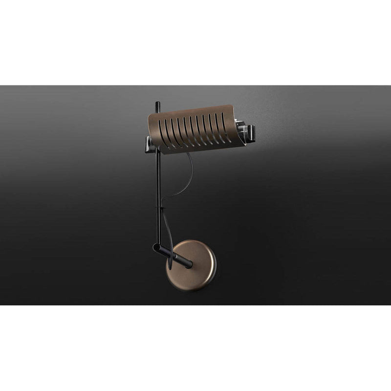 Colombo Wall Lamp by Oluce Additional Image - 1