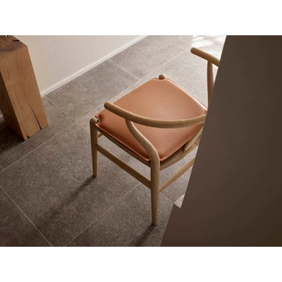 CU CH24 Cushion for the Wishbone Chair by Carl Hansen & Son - Additional Image - 11