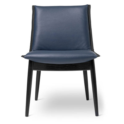 E004 Embrace Chair by Carl Hansen & Son - Additional Image - 2