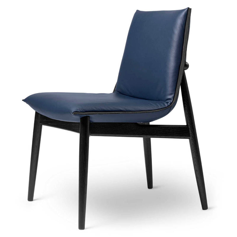 E004 Embrace Chair by Carl Hansen & Son - Additional Image - 5