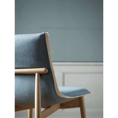 E004 Embrace Chair by Carl Hansen & Son - Additional Image - 9