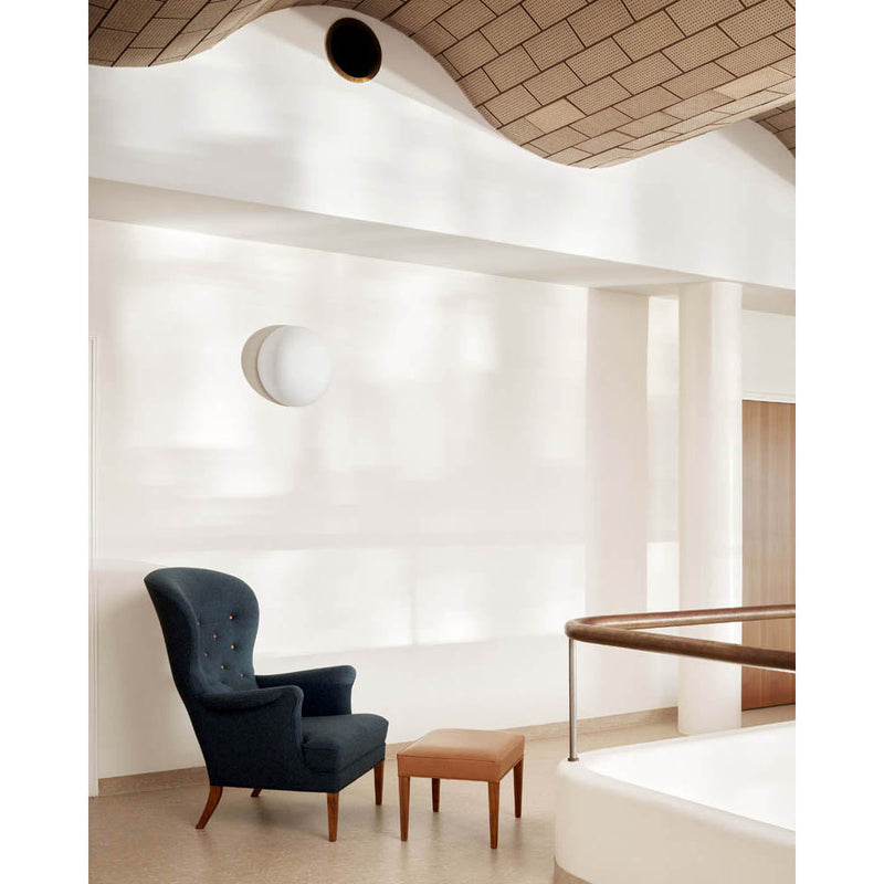 FH419 Heritage Chair by Carl Hansen & Son - Additional Image - 4