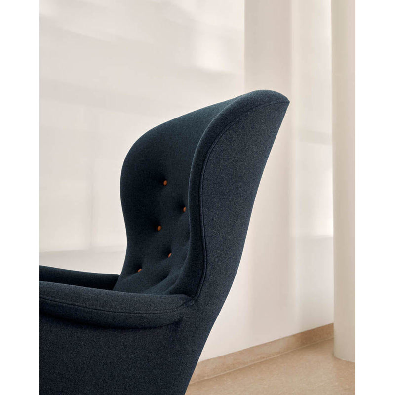 FH419 Heritage Chair by Carl Hansen & Son - Additional Image - 2