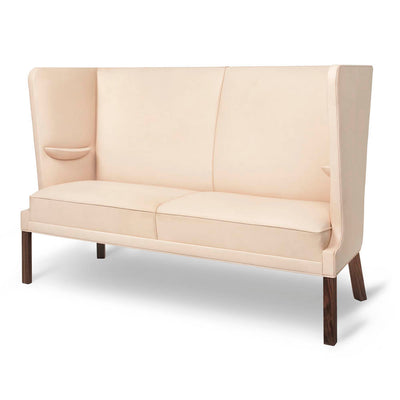 FH436 Coupe Sofa by Carl Hansen & Son - Additional Image - 5