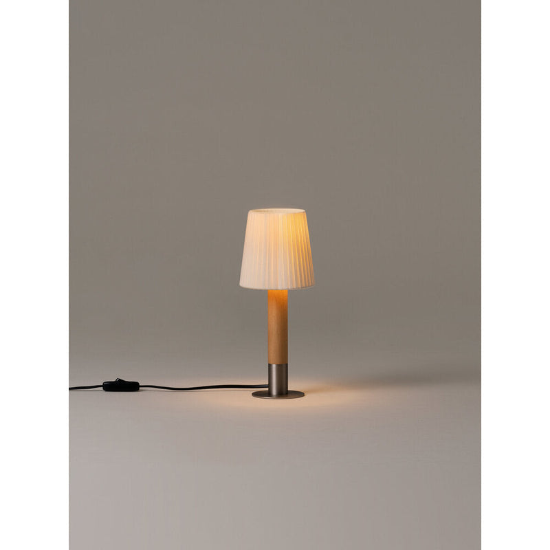 Minimum Basic Table Lamp by Santa & Cole