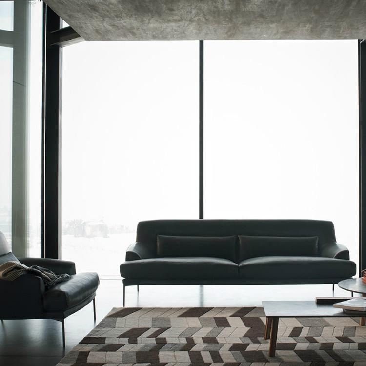 Montevideo Sofa by Tacchini